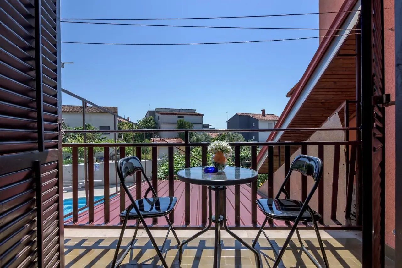 Apartments With A Parking Space Pula - 16053 Хорватия